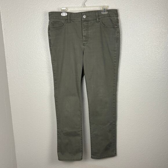 St. Johns Bay Womens Size 14 Straight Leg Military Green Jeans w Pockets Pants - Picture 1 of 6